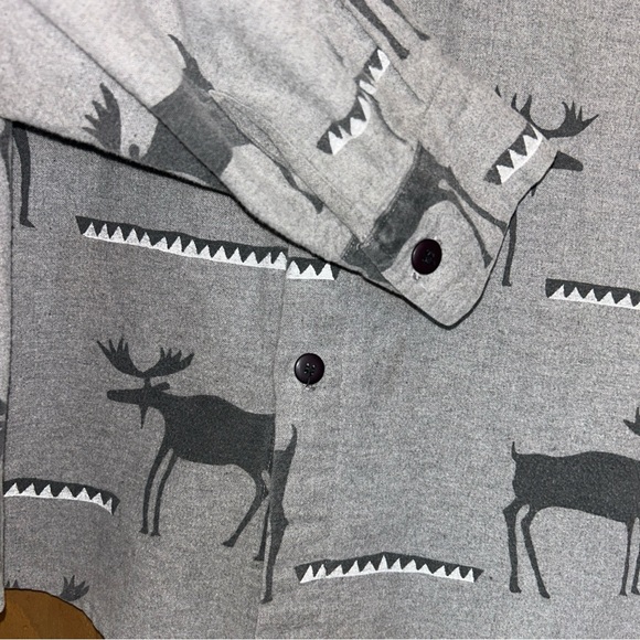 True Grit Gray Casual Button Down Shirt with Animal Print - Picture 4 of 6